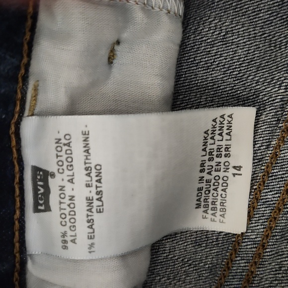 Levi's Jean Shorts - Picture 5 of 7